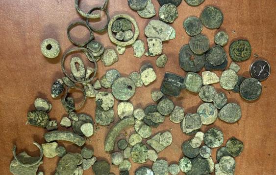 מטבעות עתיקים נתפסו במעבר הבקעה 11.1.26