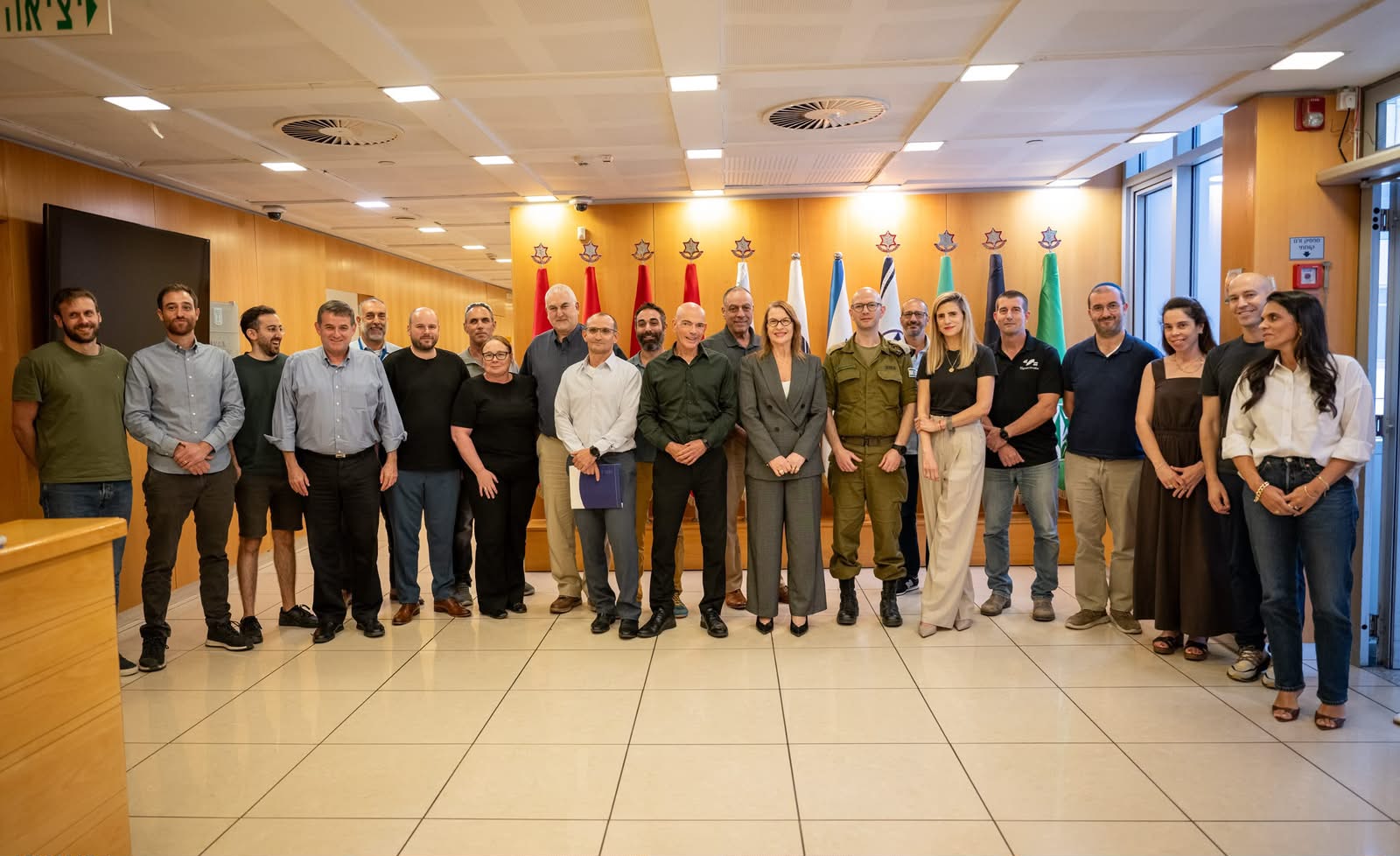 מנכל משרד הביטחון במפגש עם כ 20 מנכלי חברות הזנק ודיפנסטק מובילות 6.8.26
